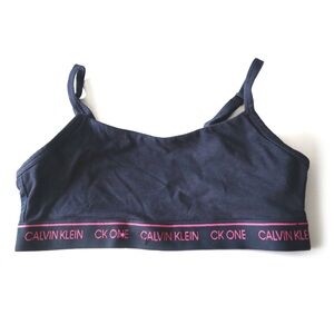 CK ONE Calvin Klein Sports Bra - Pink and Navy
